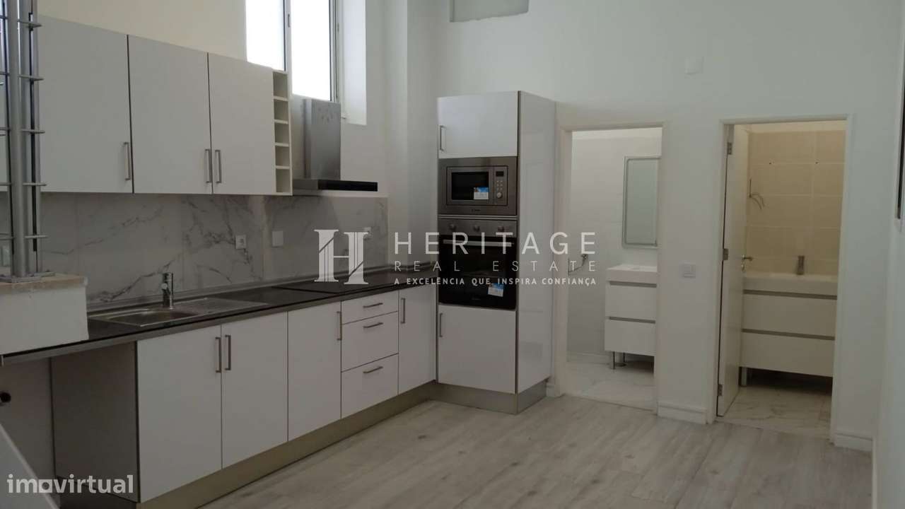 Loja com terraço no Barreiro-19