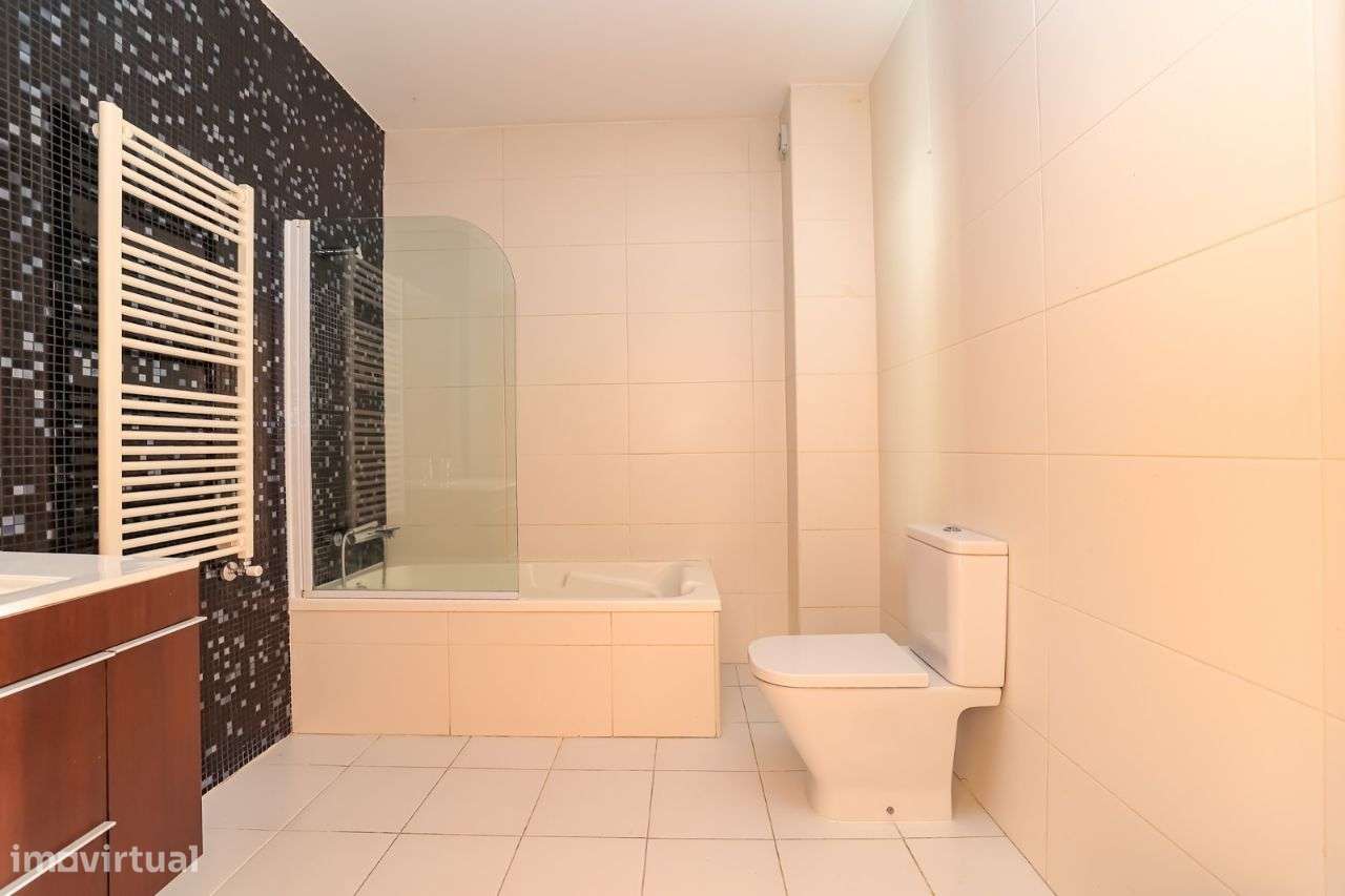 Apartamento T3 C/ Lugar Garagem-18