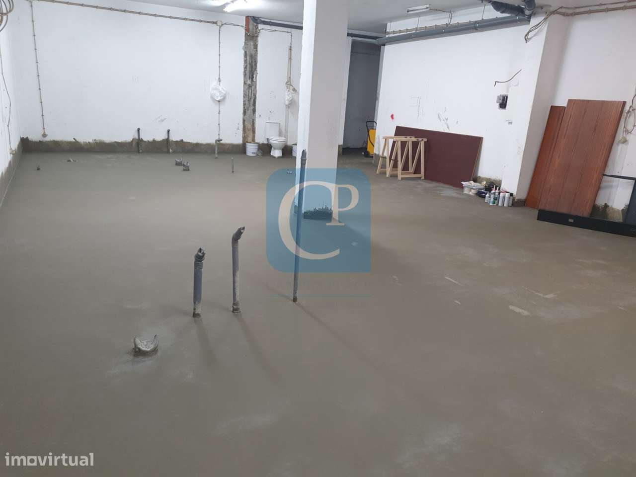 Armazém/arrumo no centro de Vila Nova de Famalicão - Grande imagem: 4/14