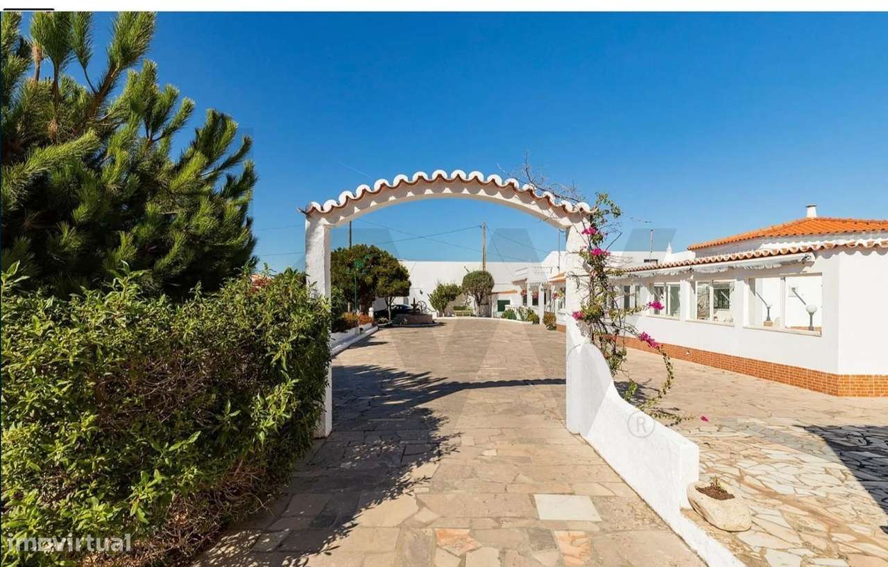 Propriedade única com 3.400 m2 com localização Premium em Sagres-6