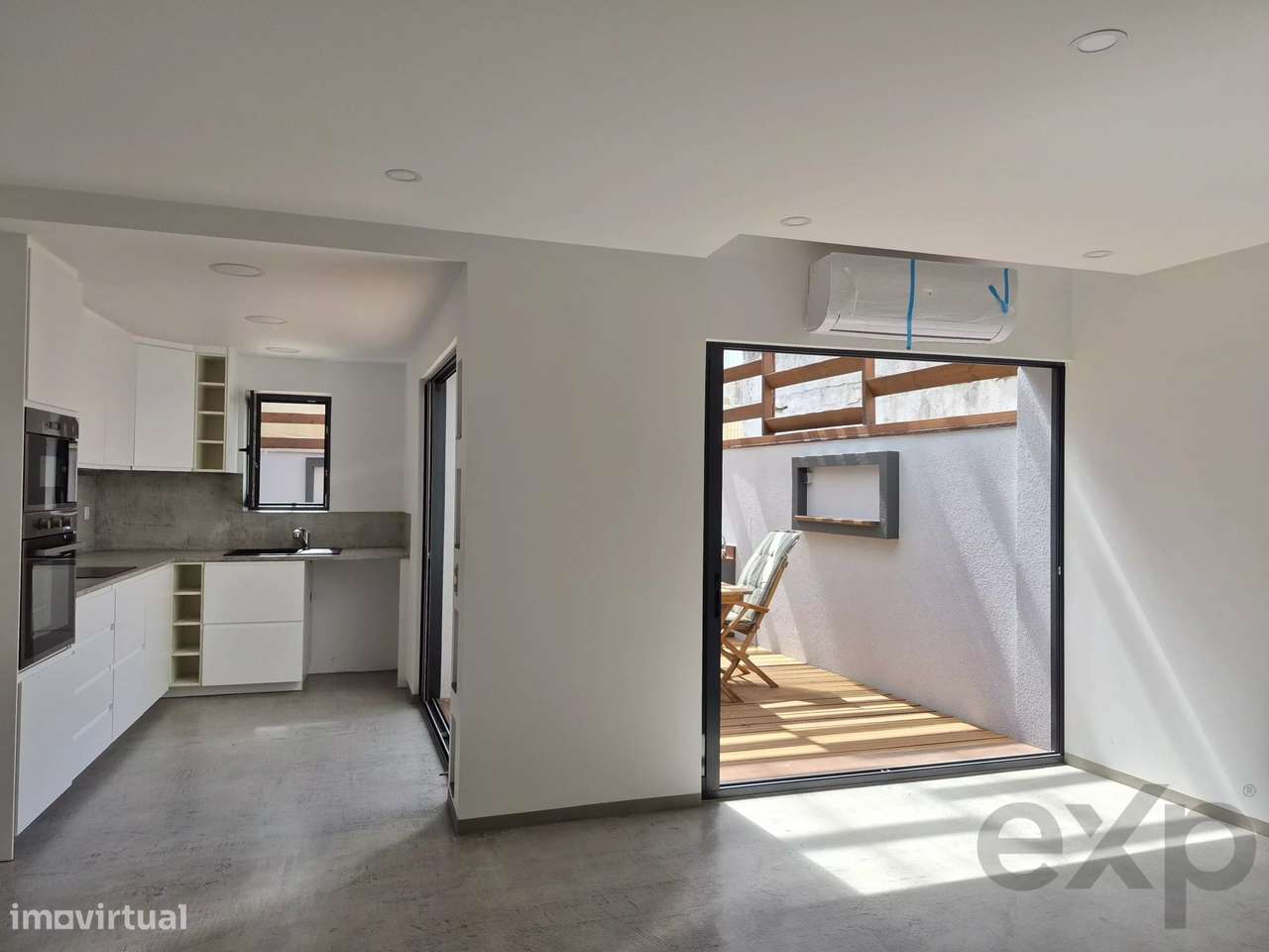 Casa nova, 2 quartos, amplo pátio, centro de Alvor-11