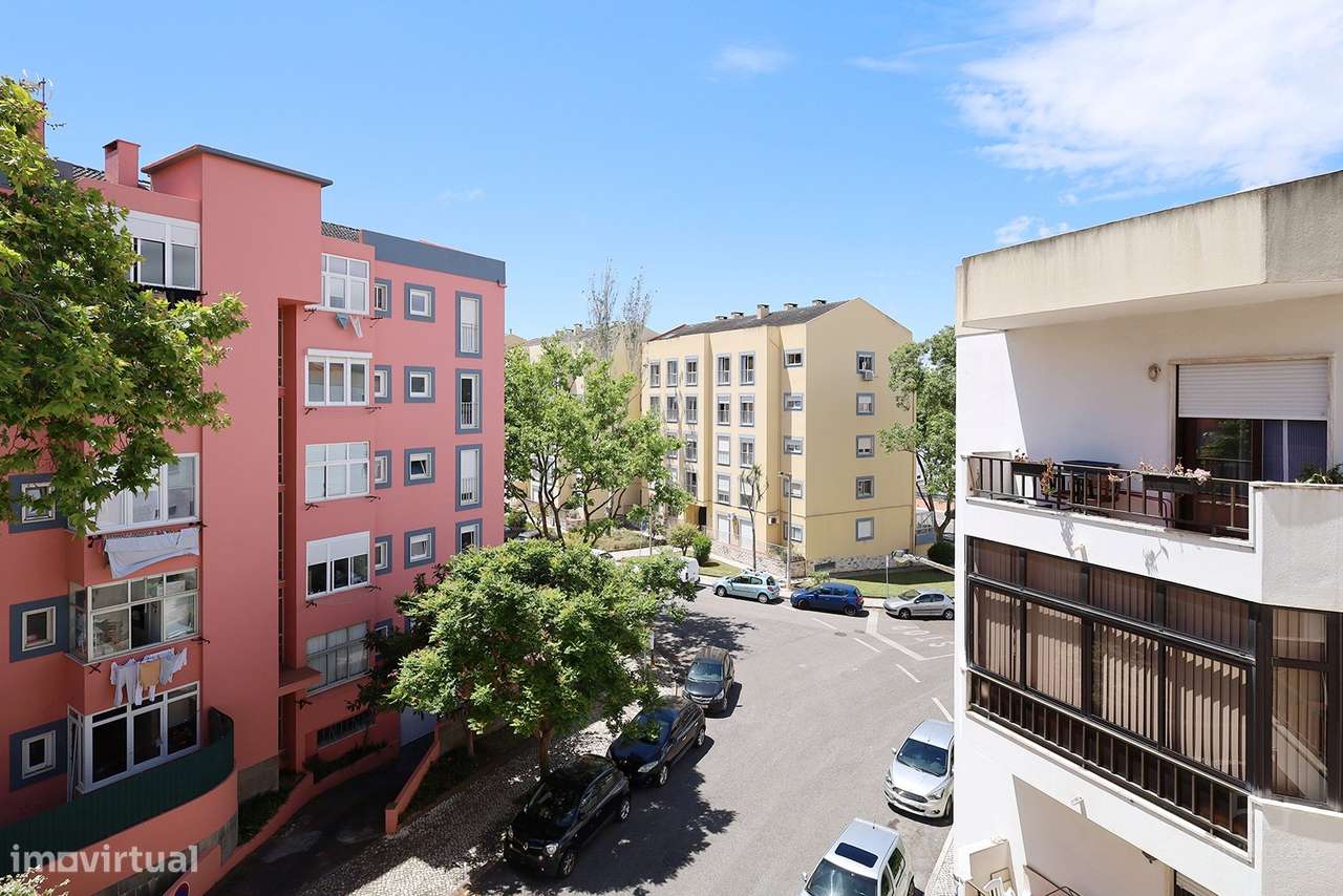 T2 - Apartamento com Varanda - Alapraia – Estoril-10