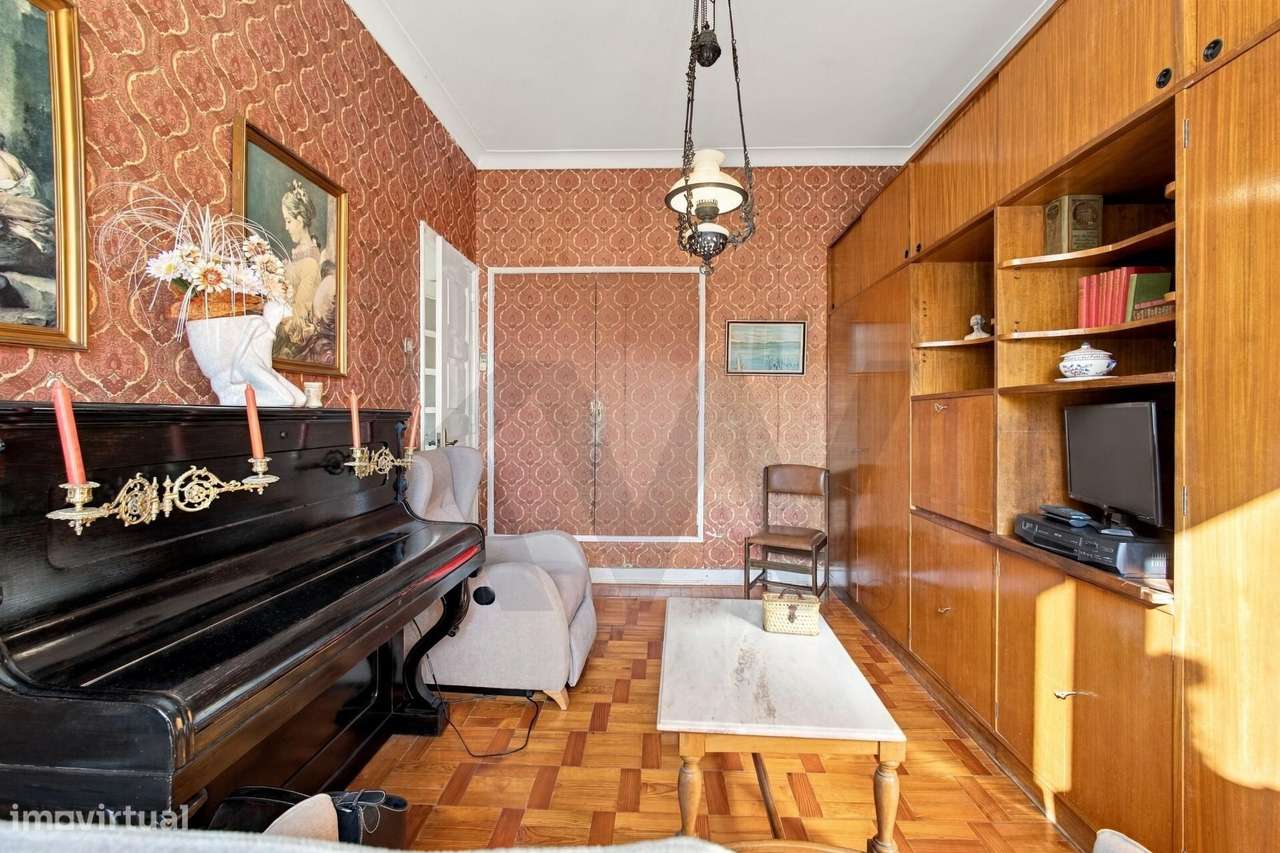 O Reencontro com a Nobreza Arquitetónica: T4 Único com 150 m2 no Coraç-17