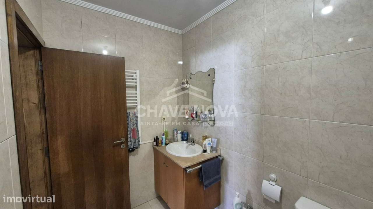 Apartamento T2 com Lugar de Garagem | 2Km Praia de Francelos-11