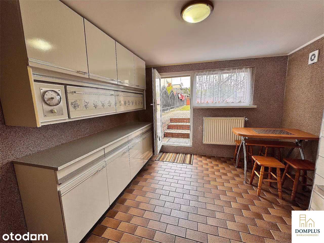 Dom z pełnym wyposażeniem – gotowy do zamieszkania-9