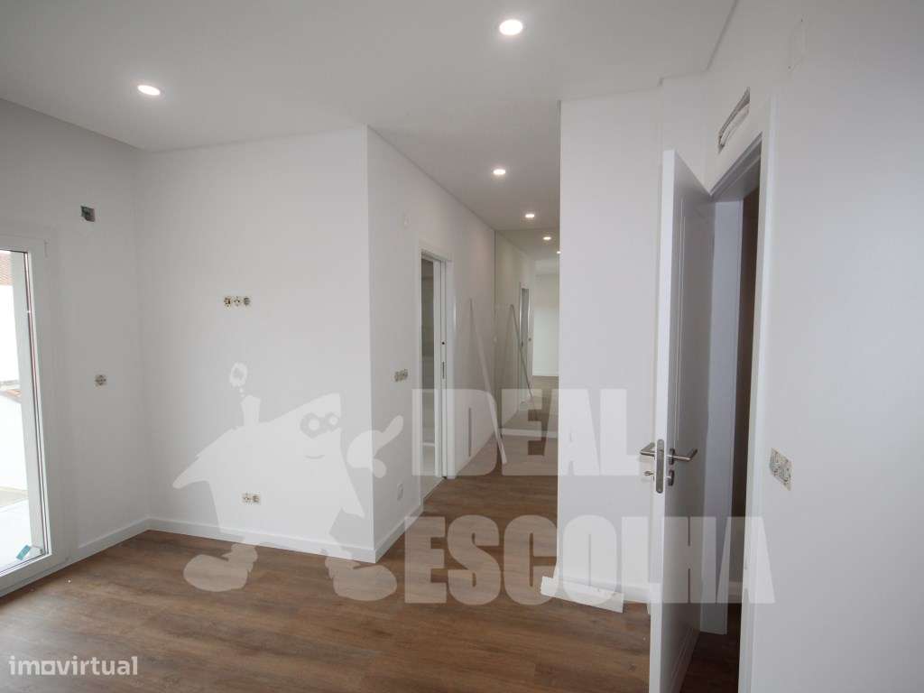 MORADIA 685 000€ FOROS DE AMORA.-11