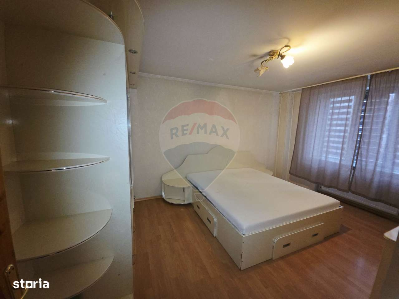 Apartament cu 4 camere de vânzare în zona Calea Romanului-14