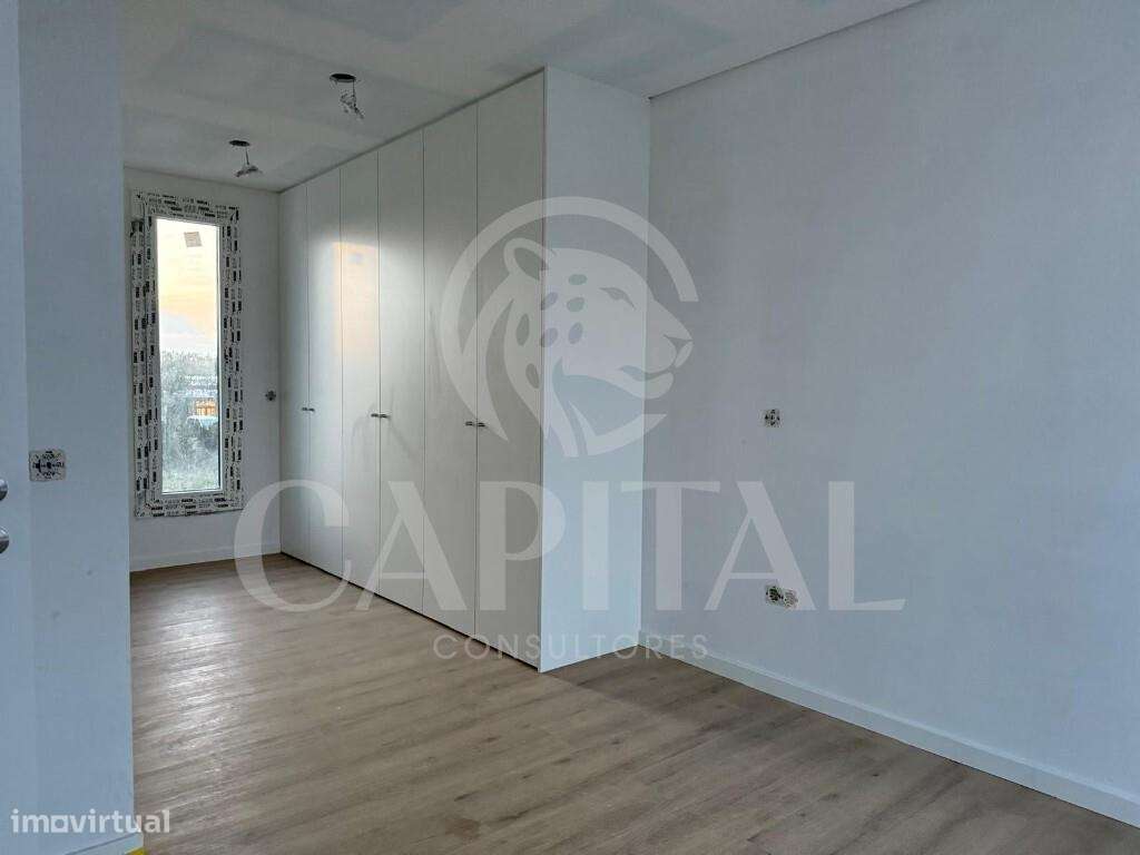 Moradia V3 Isolada com Piscina – Nova – Abrunheira-23