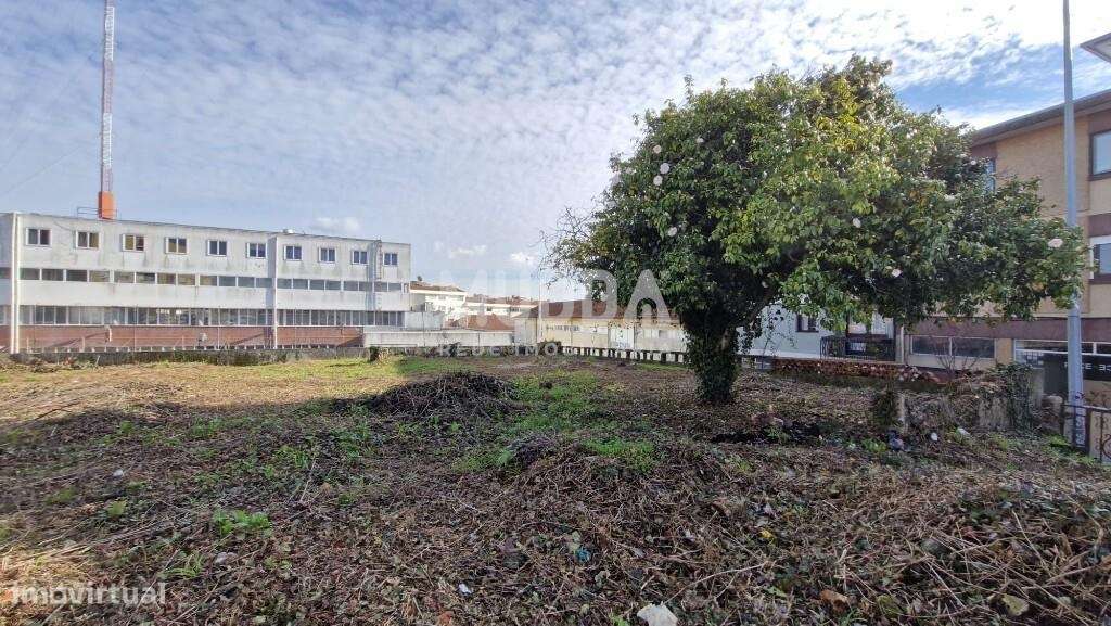 INVESTIDORES - Terreno p/ Construção no Centro de São João da Madeira-5