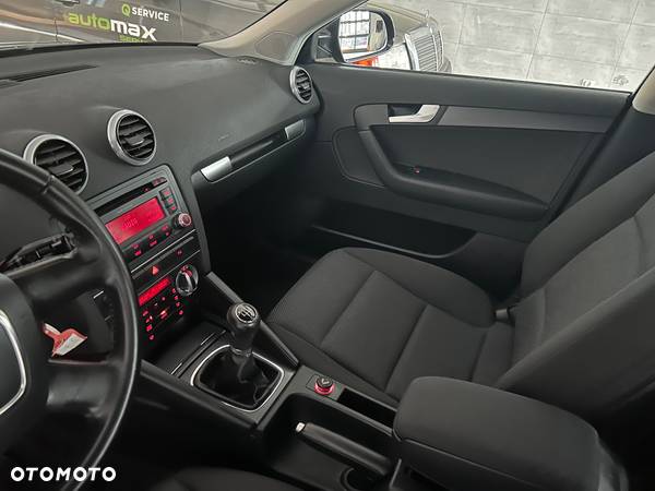 Audi A3 1.6 TDI Ambiente - 14