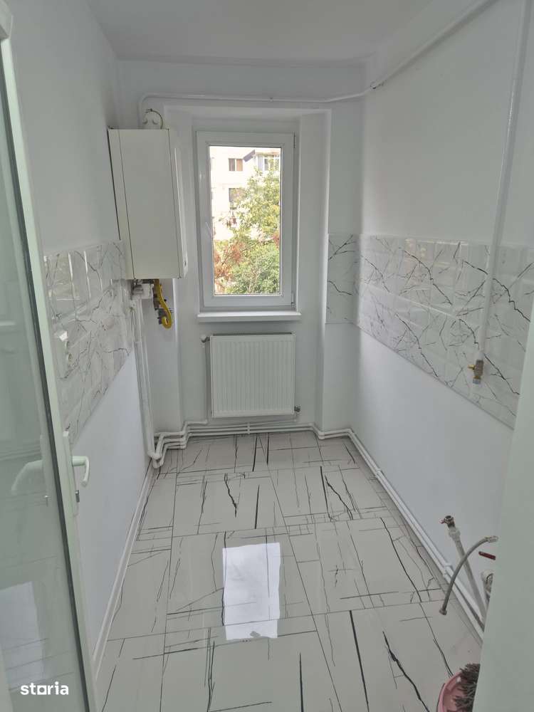 De Vanzare Apartament cu 2 camere zona Viziru 3-3