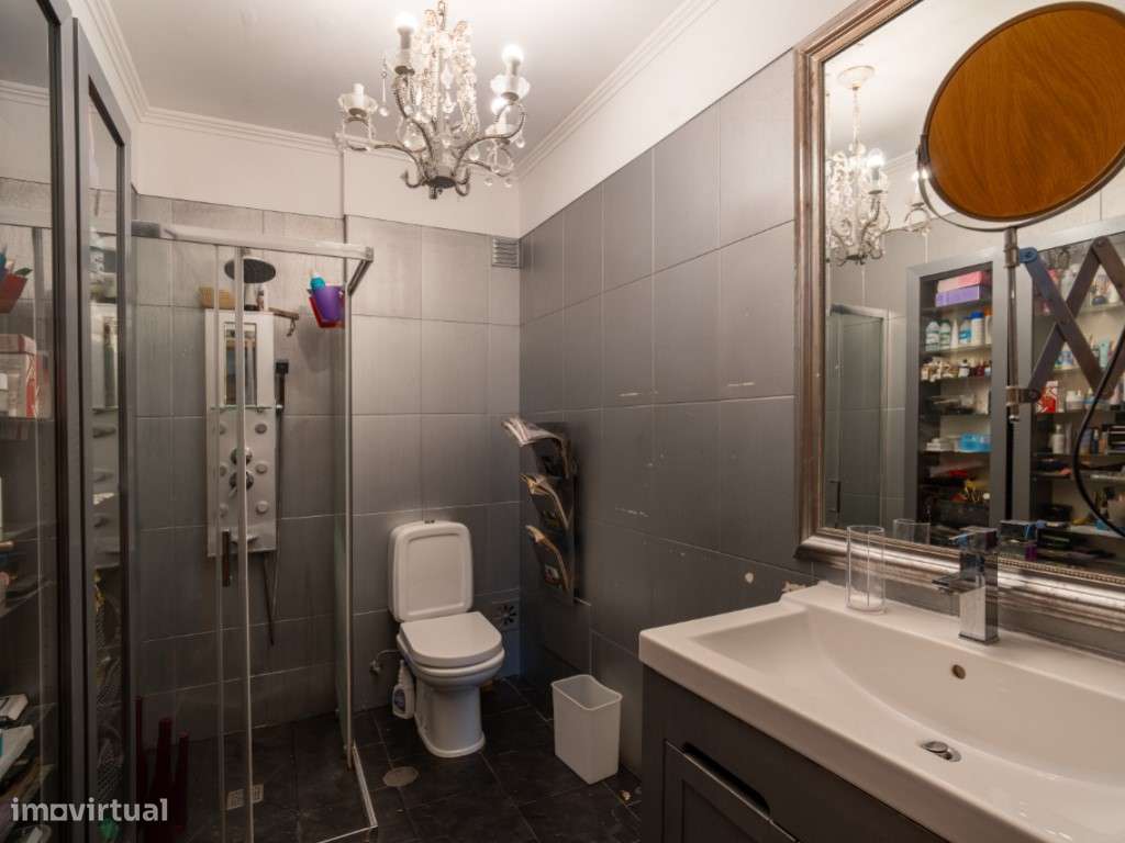 VENDE-SE T3 COM TERRAÇO E GARAGEM EM CARCAVELOS-22