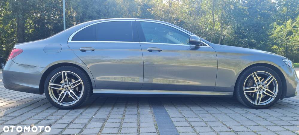 Mercedes-Benz Klasa E 200 CGI BlueEFFICIENCY Automatik - 11