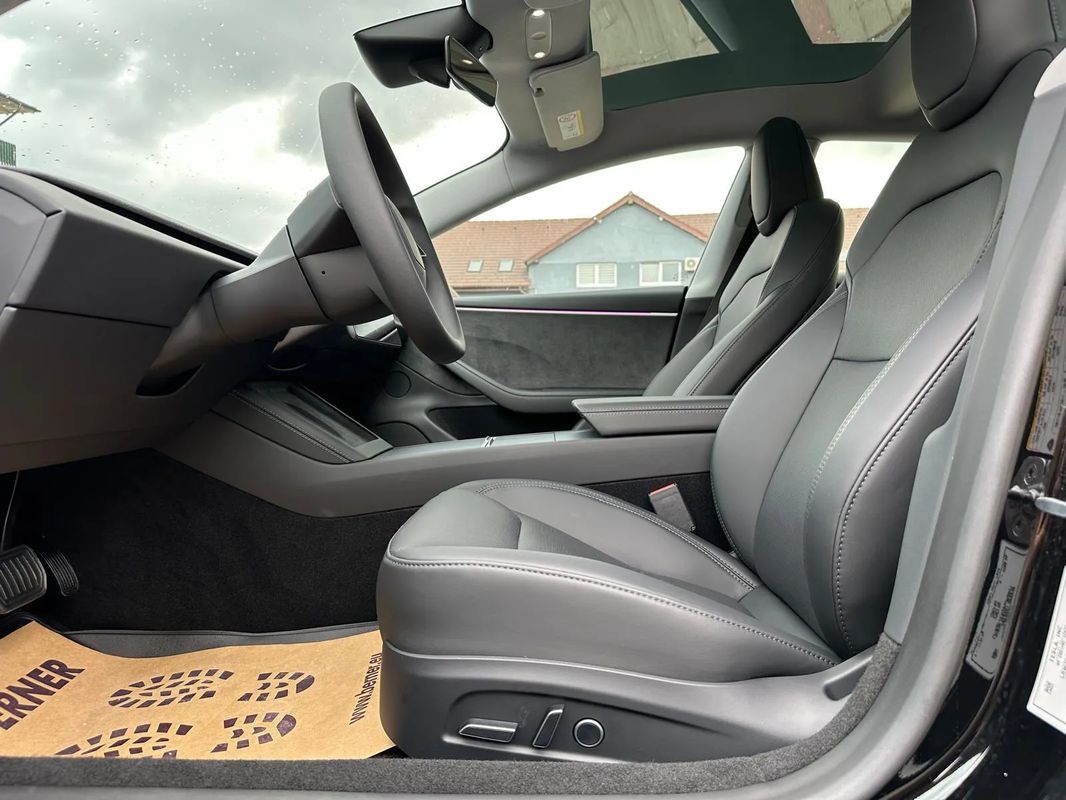 Tesla Model 3 Langstreckenbatterie Allradantrieb Dual Motor - 34