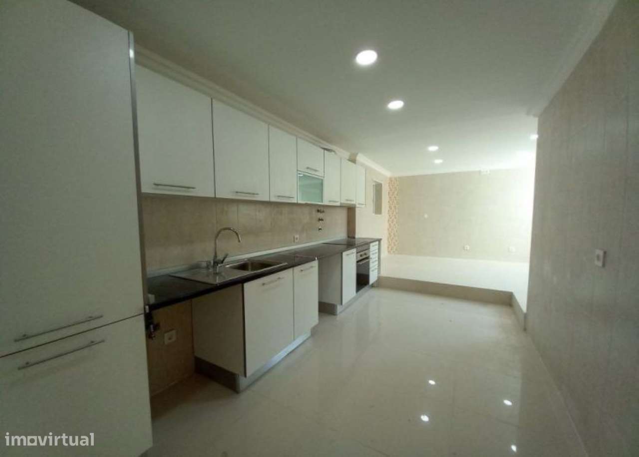 Moradia T4 remodelada na Parede, Cascais-5