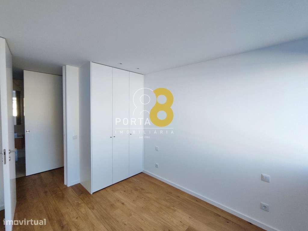 Apartamento T2, em edifício novo junto ao parque da cidade - Grande imagem: 2/44