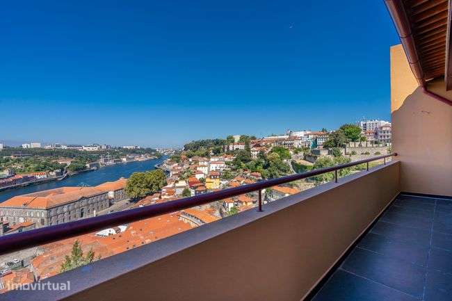 Apartamento T3 Triplex à venda no Porto - Grande imagem: 3/37