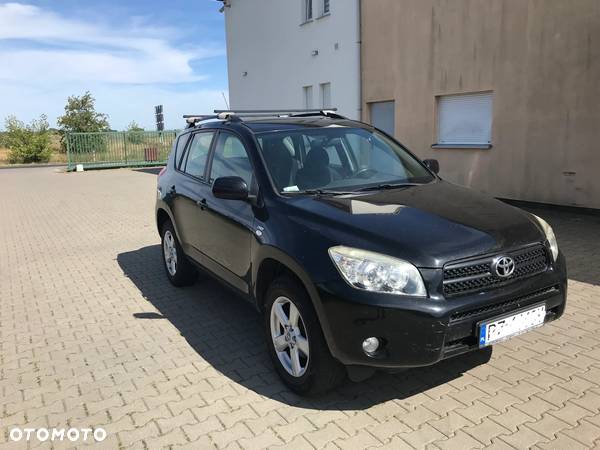 Toyota RAV4 - 1