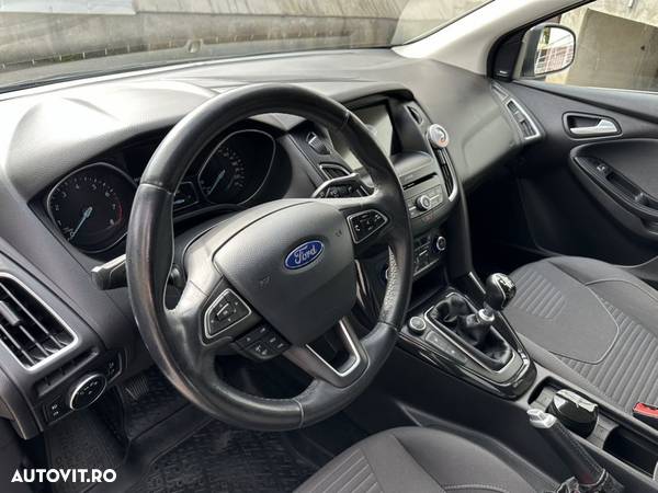 Ford Focus 1.0 EcoBoost Titanium - 13