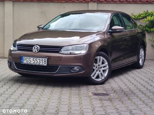 Volkswagen Jetta 1.4 TSI Highline - 1