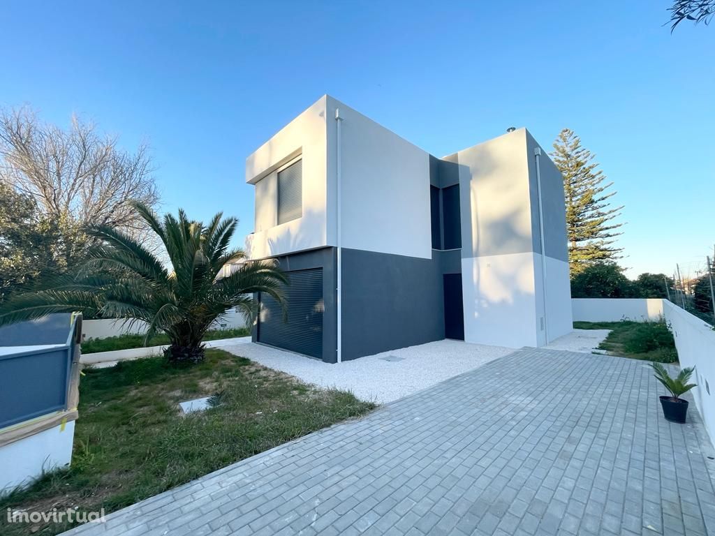 Moradia nova isolada lote de 300m2 Sesimbra