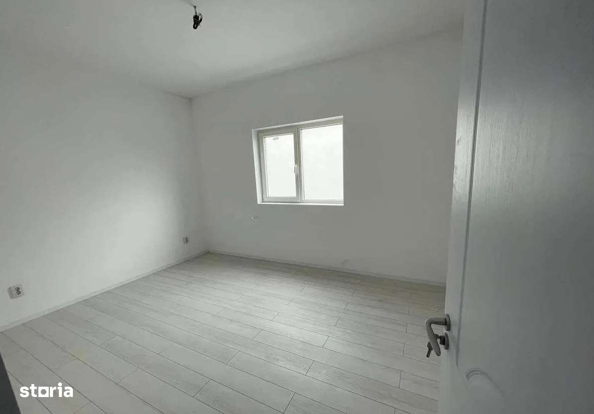 Triplex cu 3 camere+mansarda - Imagine principală: 4/6