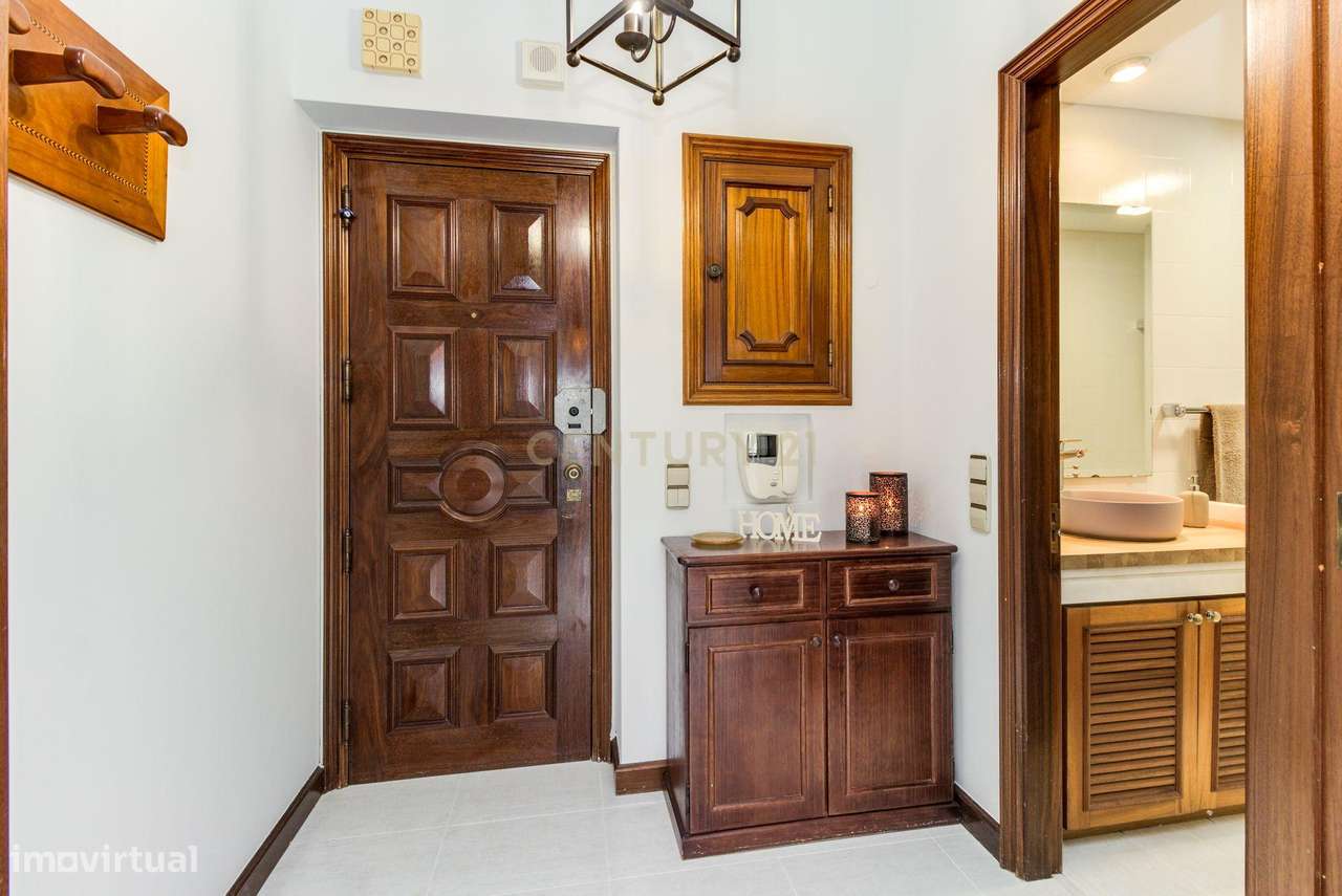 T1 com 59m2, remodelado, parqueamento, perto de transportes, mobilado - Grande imagem: 4/24