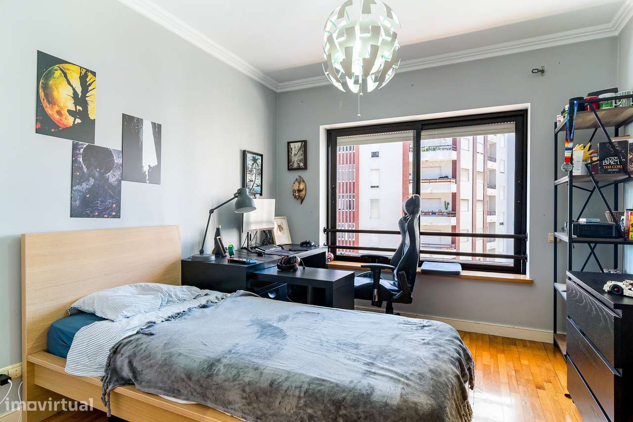 Apartamento T3+1 no Atlanta Park – Laranjeiras, Lisboa-10