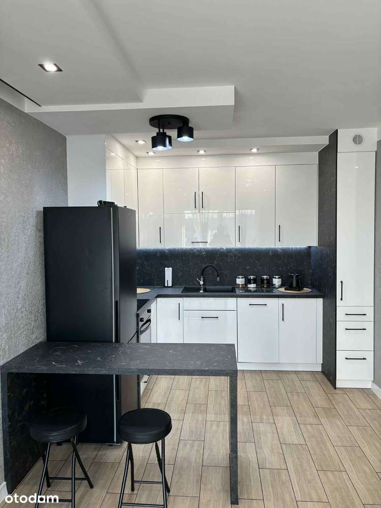 Wynajmę lub sprzedam mieszkanie 2-pokojowe z balkonem i windą. - Pełny obrazek: 3/7