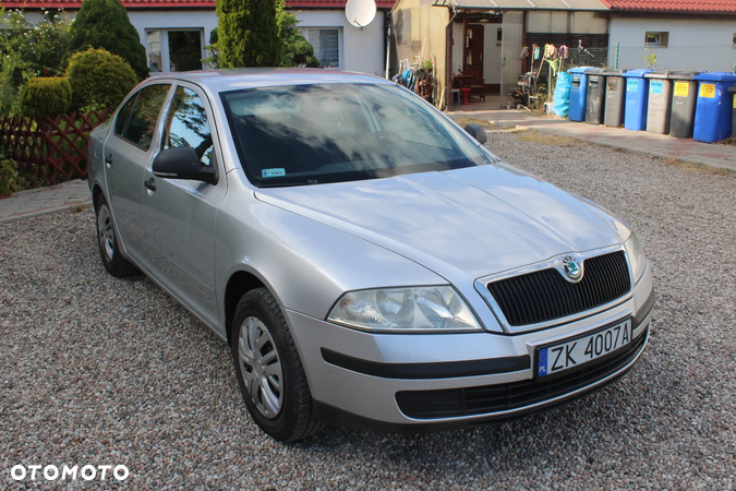 Skoda Octavia 1.6 Ambiente - 2