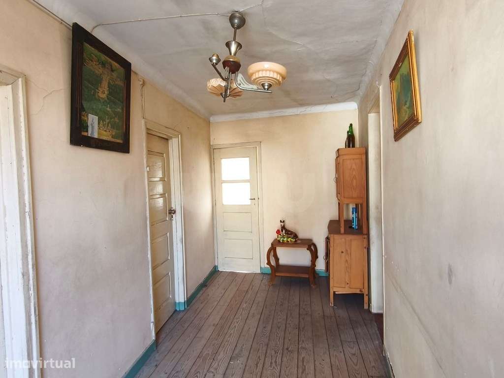 Casa com grande potencial de valorização - Ideal para remodelar-13