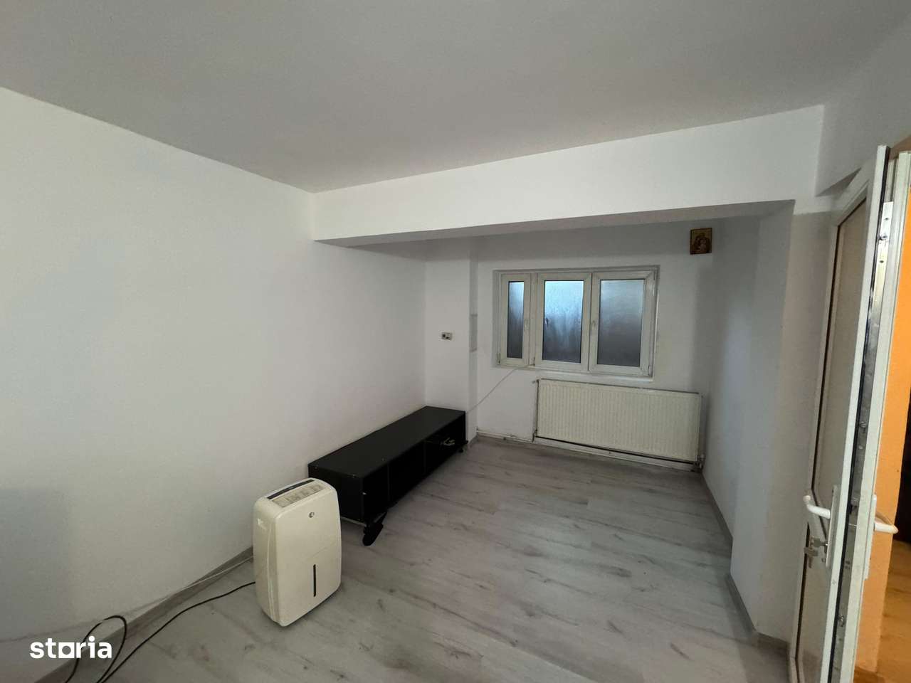 Casa cu 4 camere Bucium-3