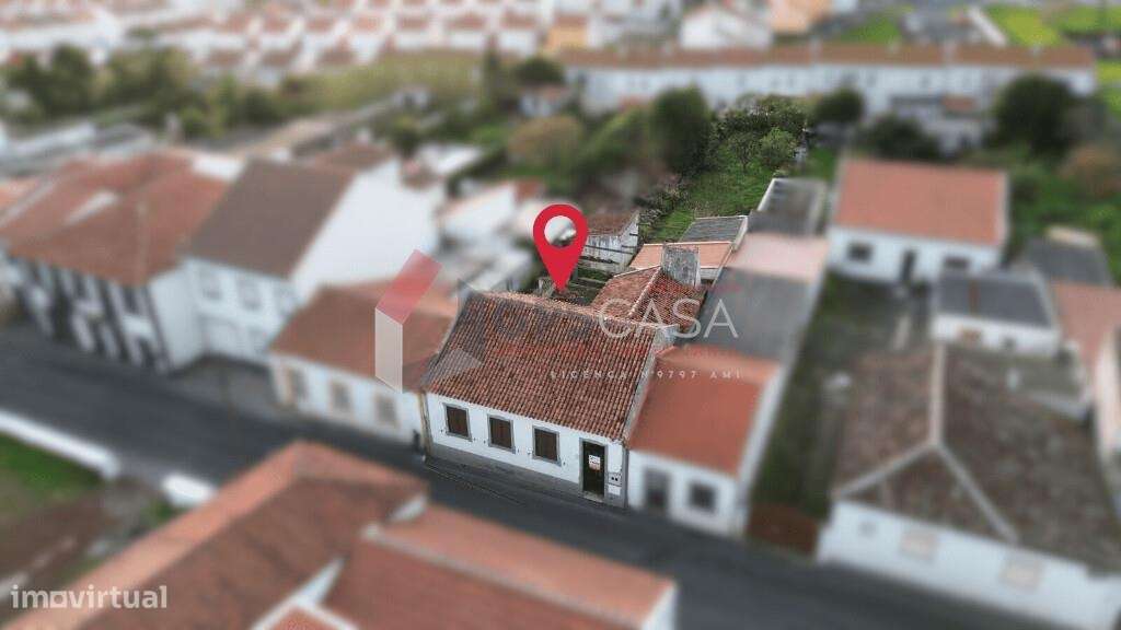 Moradia T3 com espaço exterior a poucos minutos do centro de Angra do-27