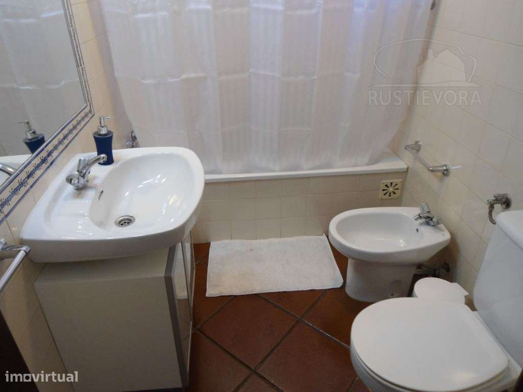 Apartamento de 1º andar, composto por duas assoalhadas ( T1 ). Tota... - Grande imagem: 4/28