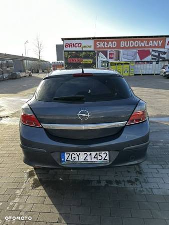 Opel Astra III GTC 1.8 Cosmo - 3