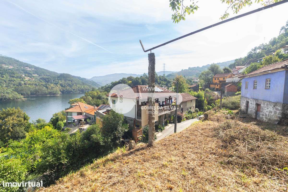 Moradia T3 com 1383m2 em Pandozes, Parada de Bouro Vieira do Minho-7