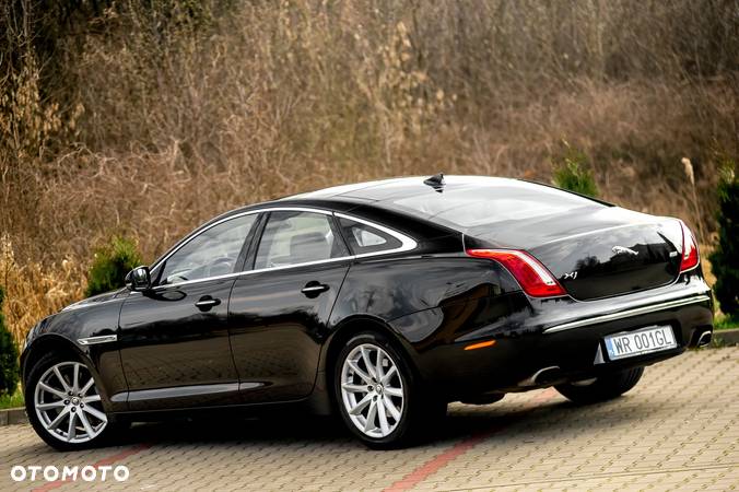 Jaguar XJ 3.0 T AWD Premium Luxury - 11