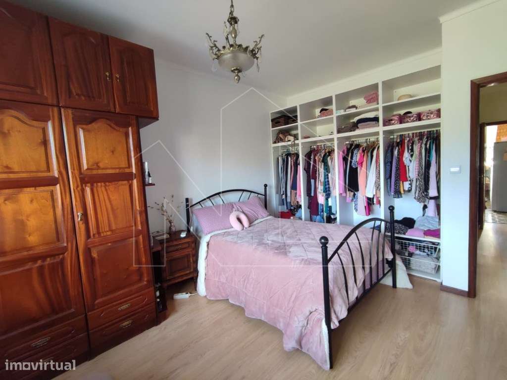 Moradia Versátil com 3 Habitações Independentes - Perfeita para Fam... - Grande imagem: 5/37