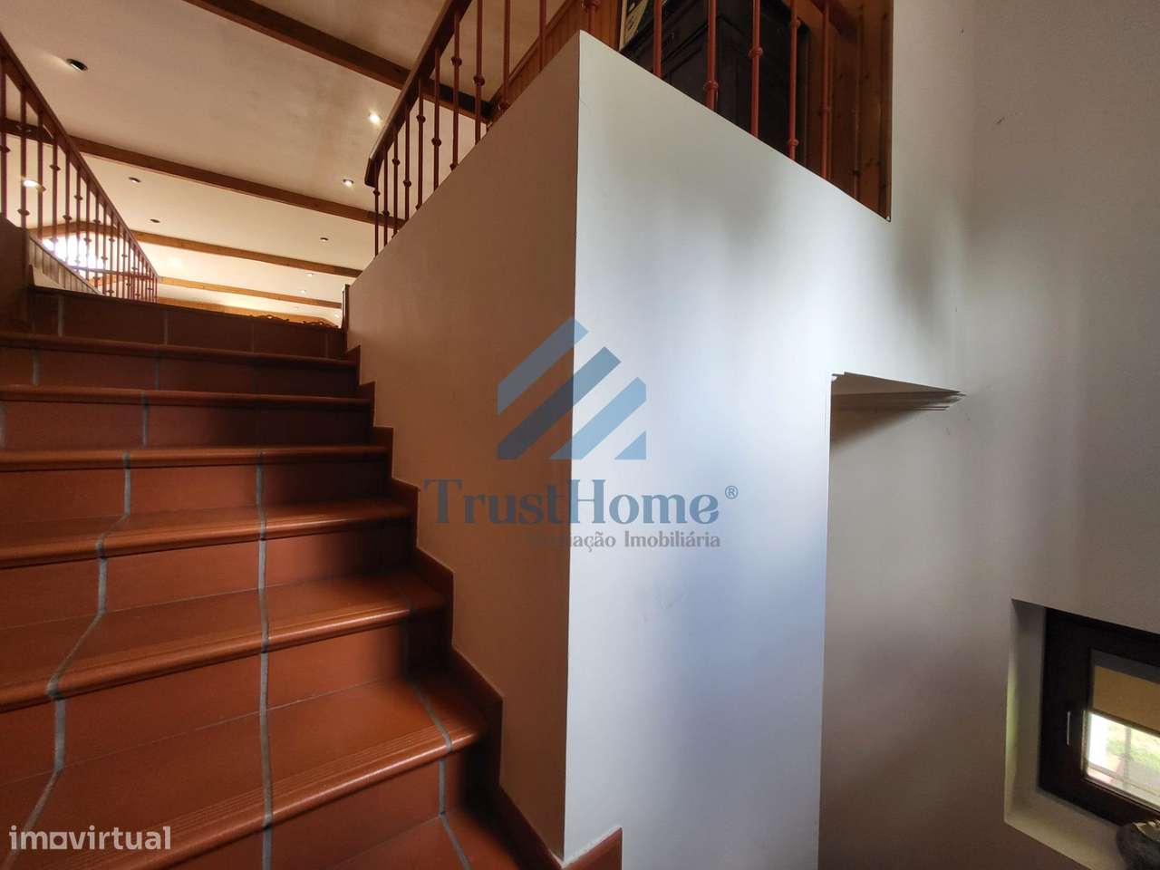 MoradiaV5 com jardim, piscina e ginásio no centro de Coruche-42