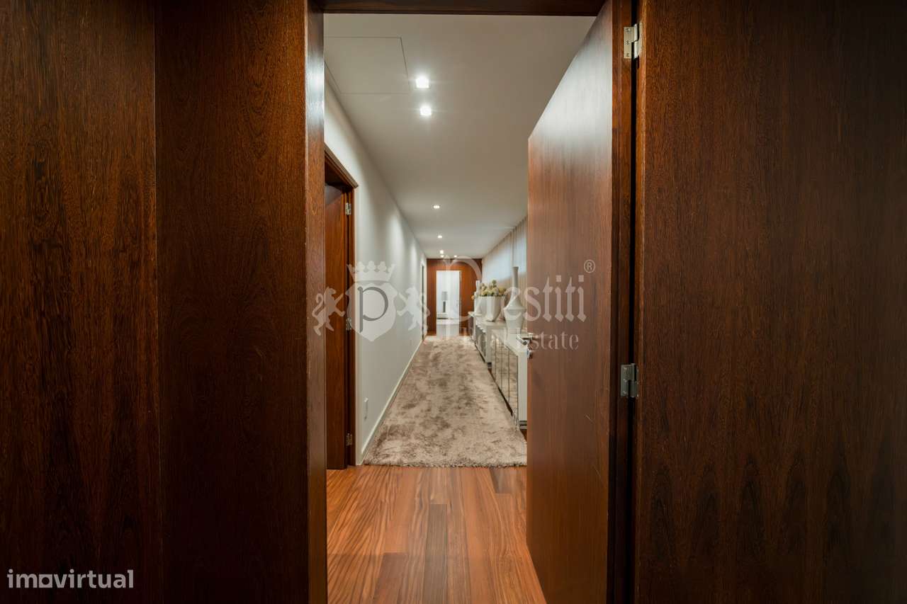 Moradia T4 com Vistas Deslumbrantes em Guimarães-28