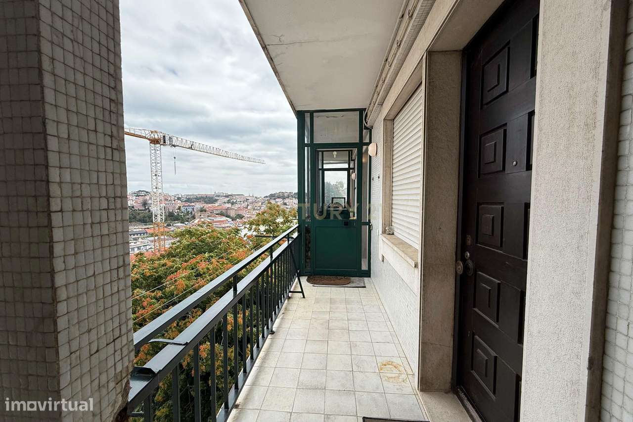 4 Apartamentos T1 + 3 Lugares de Garagem na Zona do Príncipe Real no C - Grande imagem: 3/46