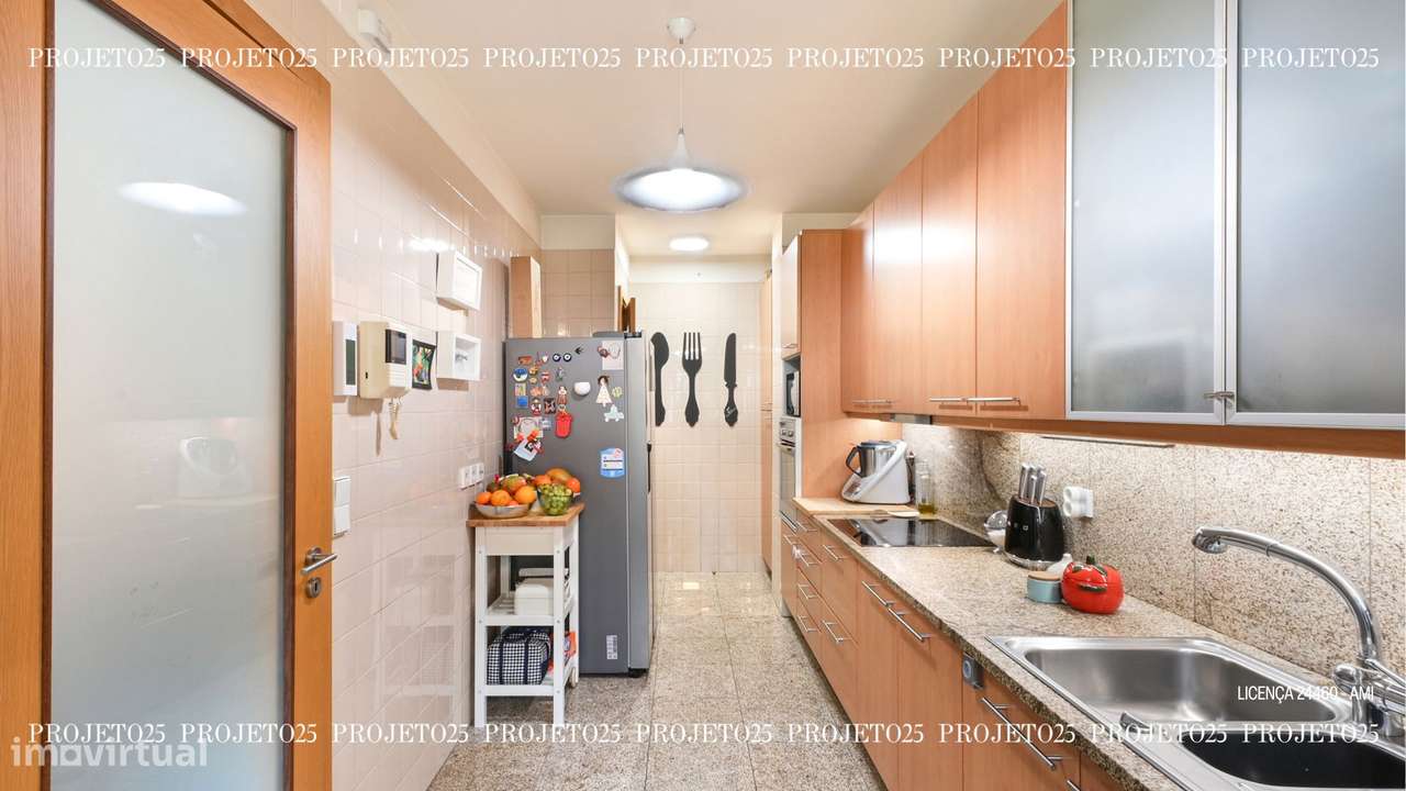 T2 C/ Terraço Privativo em Condº Fechado com piscina  - Casa da Música-13