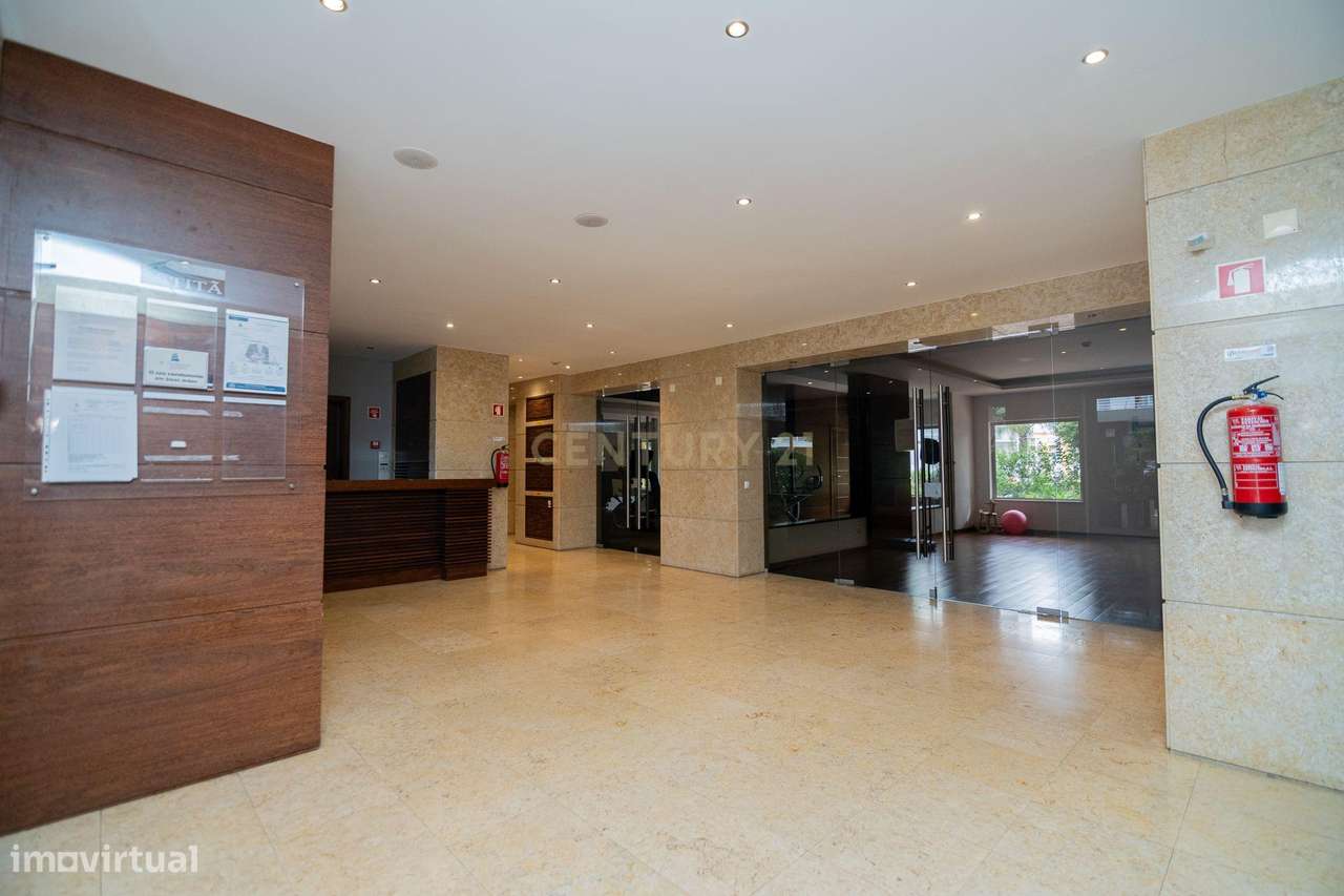 Apartamento T3 com Piscina e Garagem no Edifício Titã Praia da Rocha - Grande imagem: 5/59