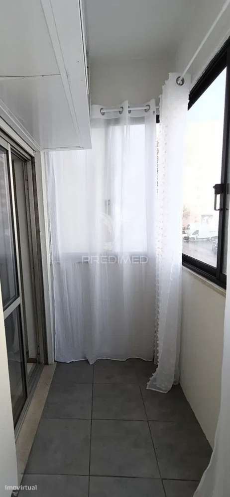 Apartamento T1 com Varanda Fechada junto ao Bonfim – Setúbal-11