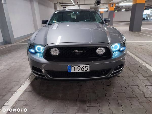 Ford Mustang 5.0 V8 GT - 2