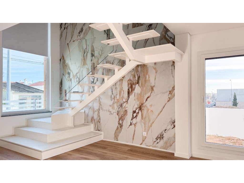 Moradia T4 com piscina - Quintinhas-6