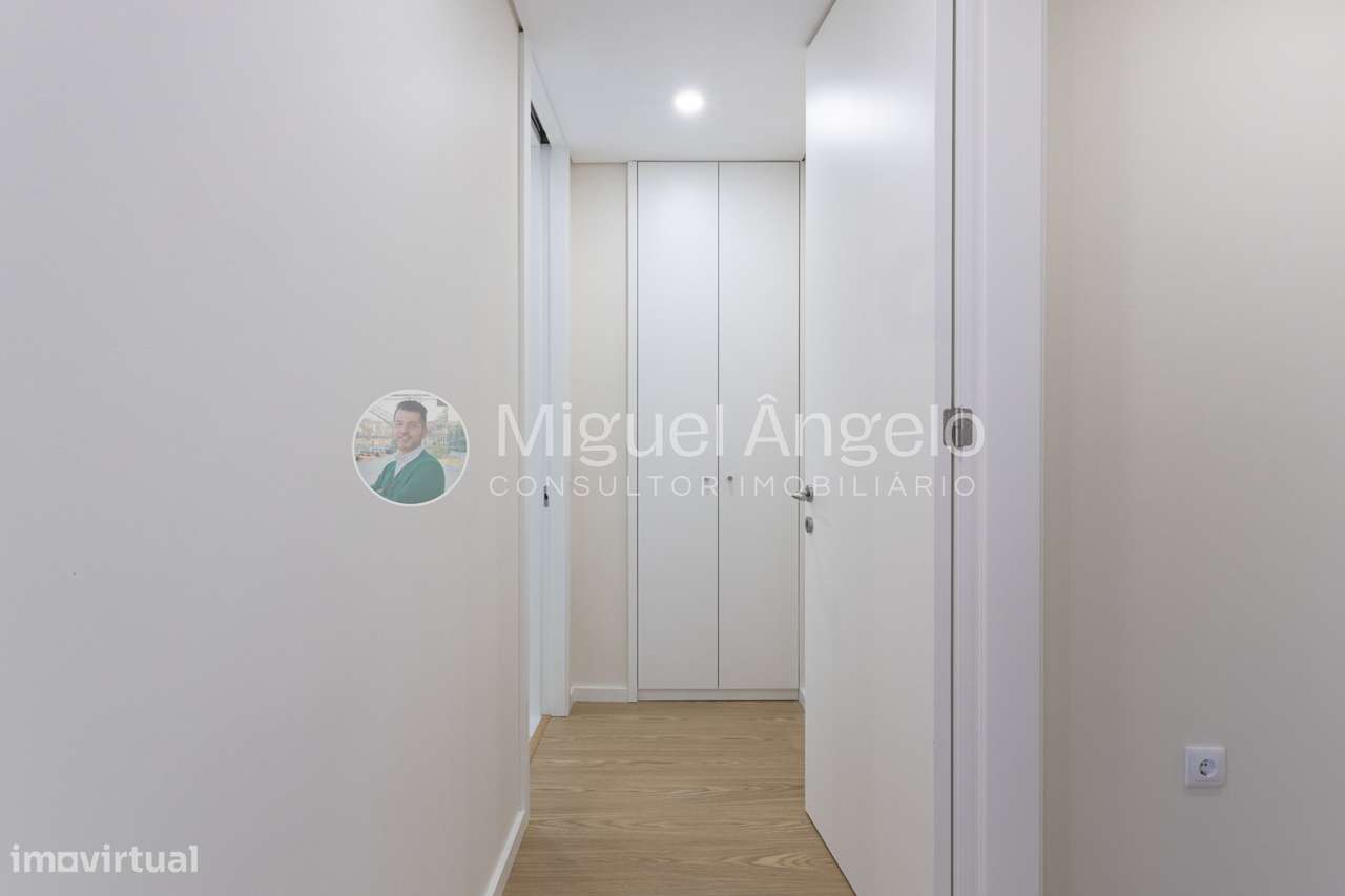 T3 Penthouse com terraços e três frentes no coração de Espinho-21