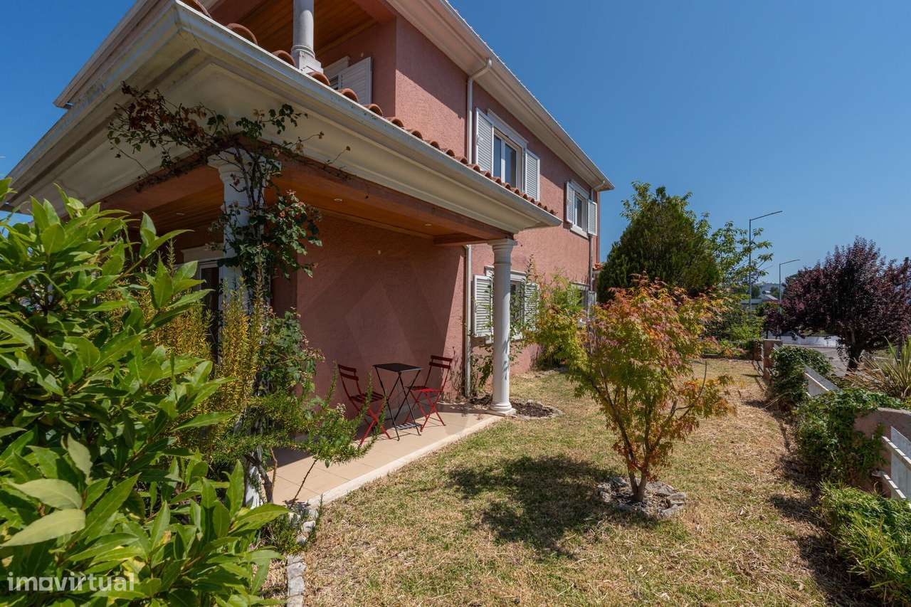 Moradia isolada | T4+1 com garagem | Vila Nova de Poiares - Grande imagem: 2/60
