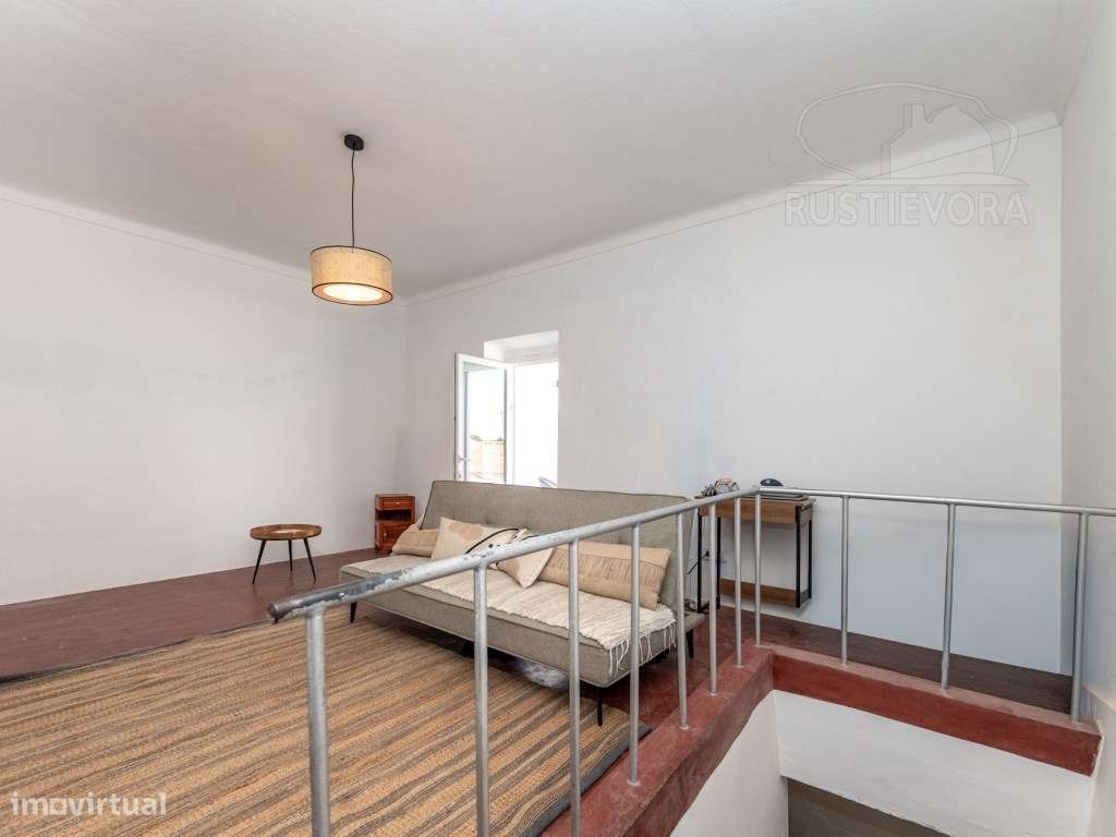 Moradia T2 em Cabeção com terraço-10