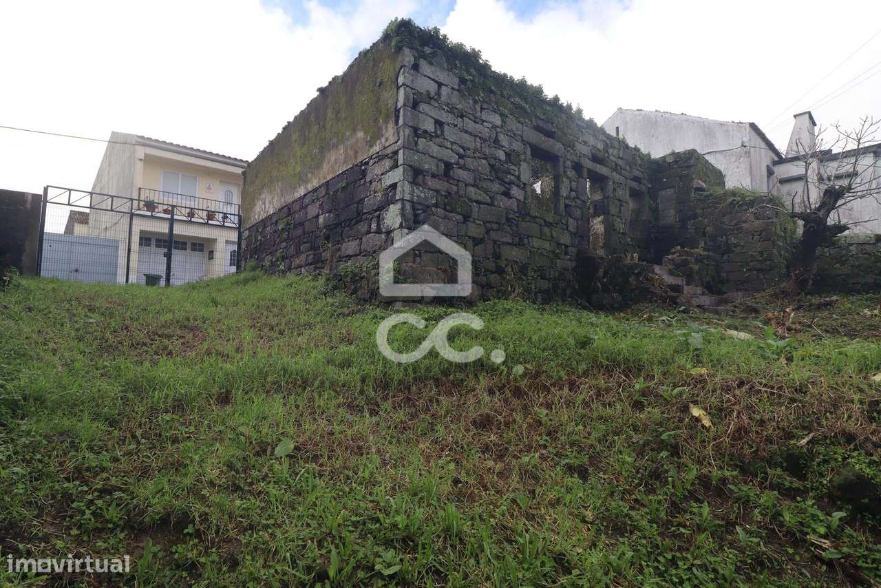 Moradia em Estado de Ruína - Povoação - Grande imagem: 2/13
